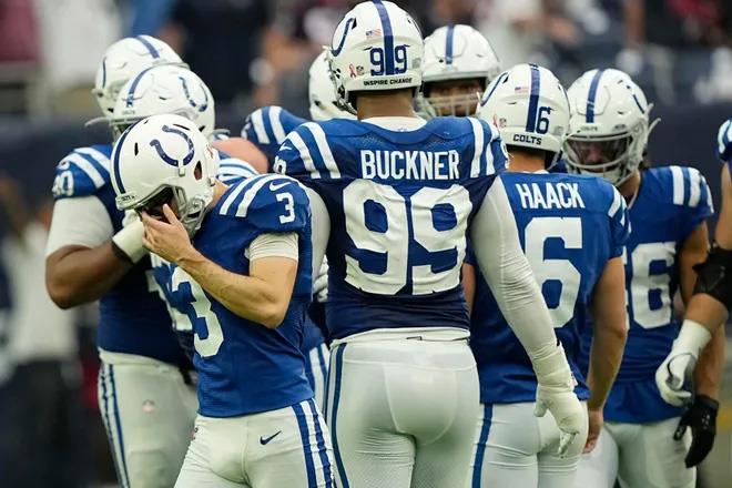 Lo corren de la NFL por fallar un gol de campo