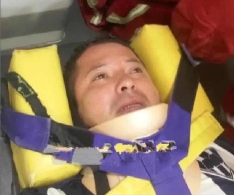Repartidor resulta grave tras ser impactado por auto
