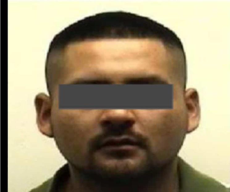 Notifican de orden de aprehensión a homicida