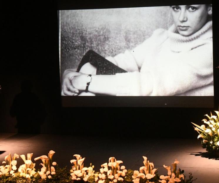 Rinde CNT homenaje póstumo Adriana Roel