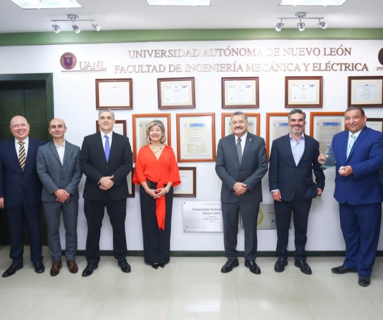 Siguen UANL y Estado estrechando lazos pro emprendimiento Siguen UANL y Estado estrechando lazos pro emprendimiento