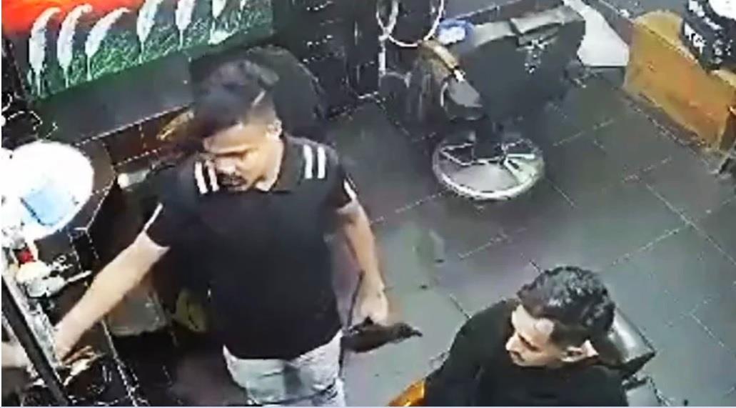 Mueren dos en barbería al explotar secadora en Bangladesh