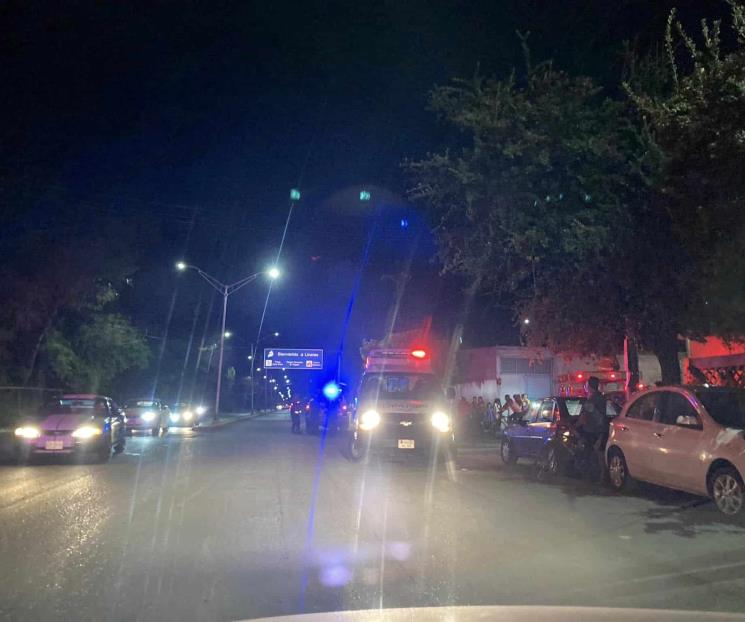 Resulta lesionado guardia en su moto