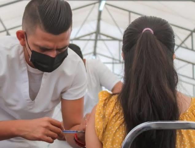 Anuncian continuidad de vacunación a menores de 5 a 11 años