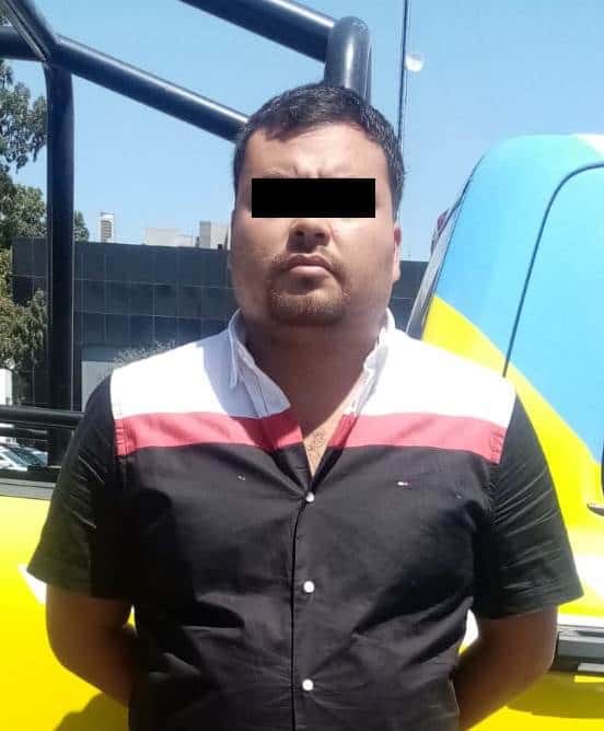 Arrestan a hombre conduciendo una camioneta con reporte de robo