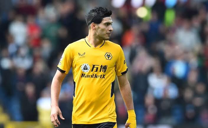 Vuelve a lesionarse Raúl Jiménez