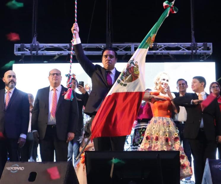 Vitorea Nava a héroes ante miles en SC
