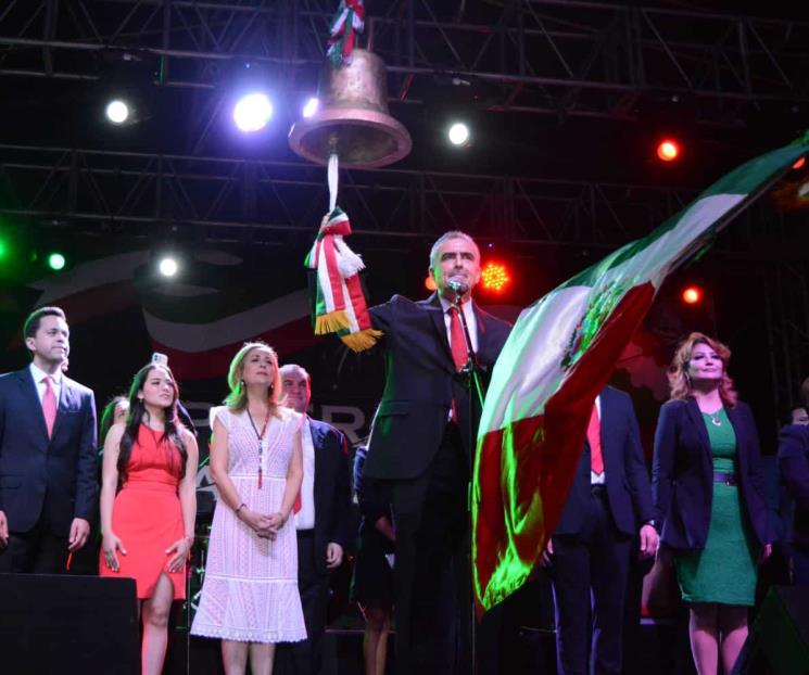 Tiene César Grito de Independencia arropado con cantantes
