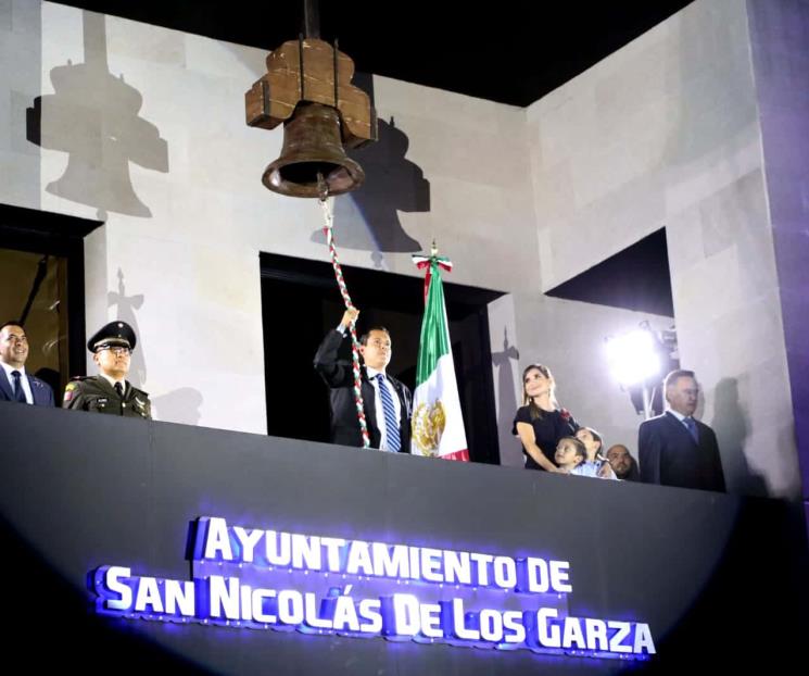 Gritan más de 8 mil nicolaítas ¡Viva México!