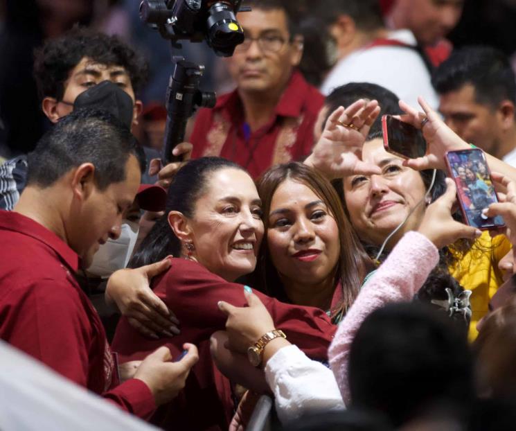 Sheinbaum es recibida con gritos de ¡presidenta, presidenta