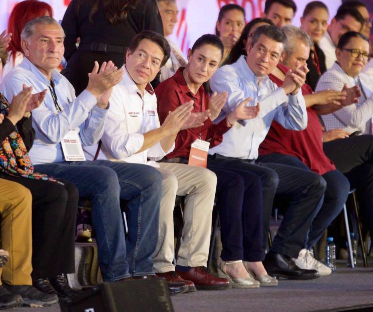 Corcholatas, legisladores y gabinete asisten a Congreso