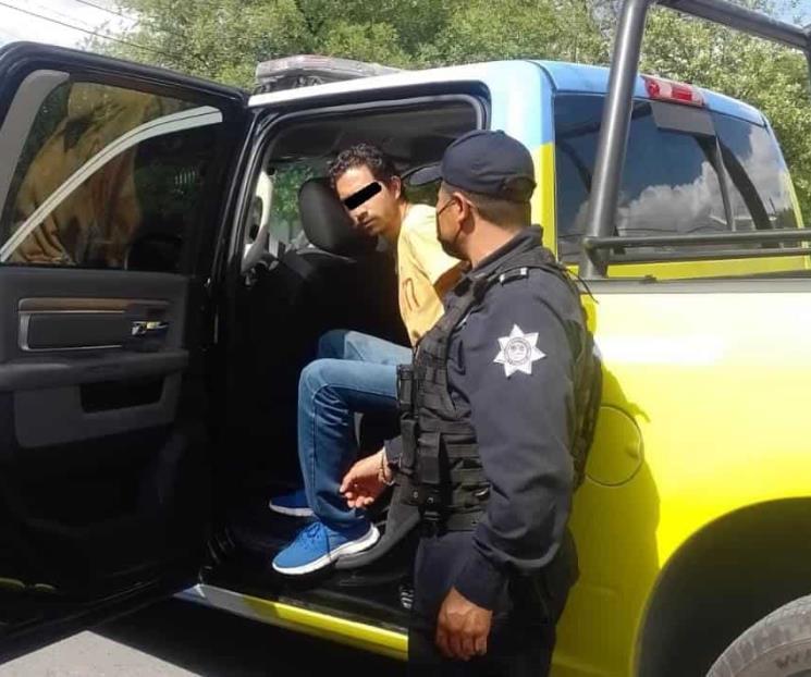 Arrestan a hombre por tocamientos