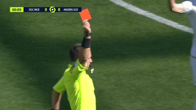 Expulsan en Ligue 1 a jugador en solo 9 segundos