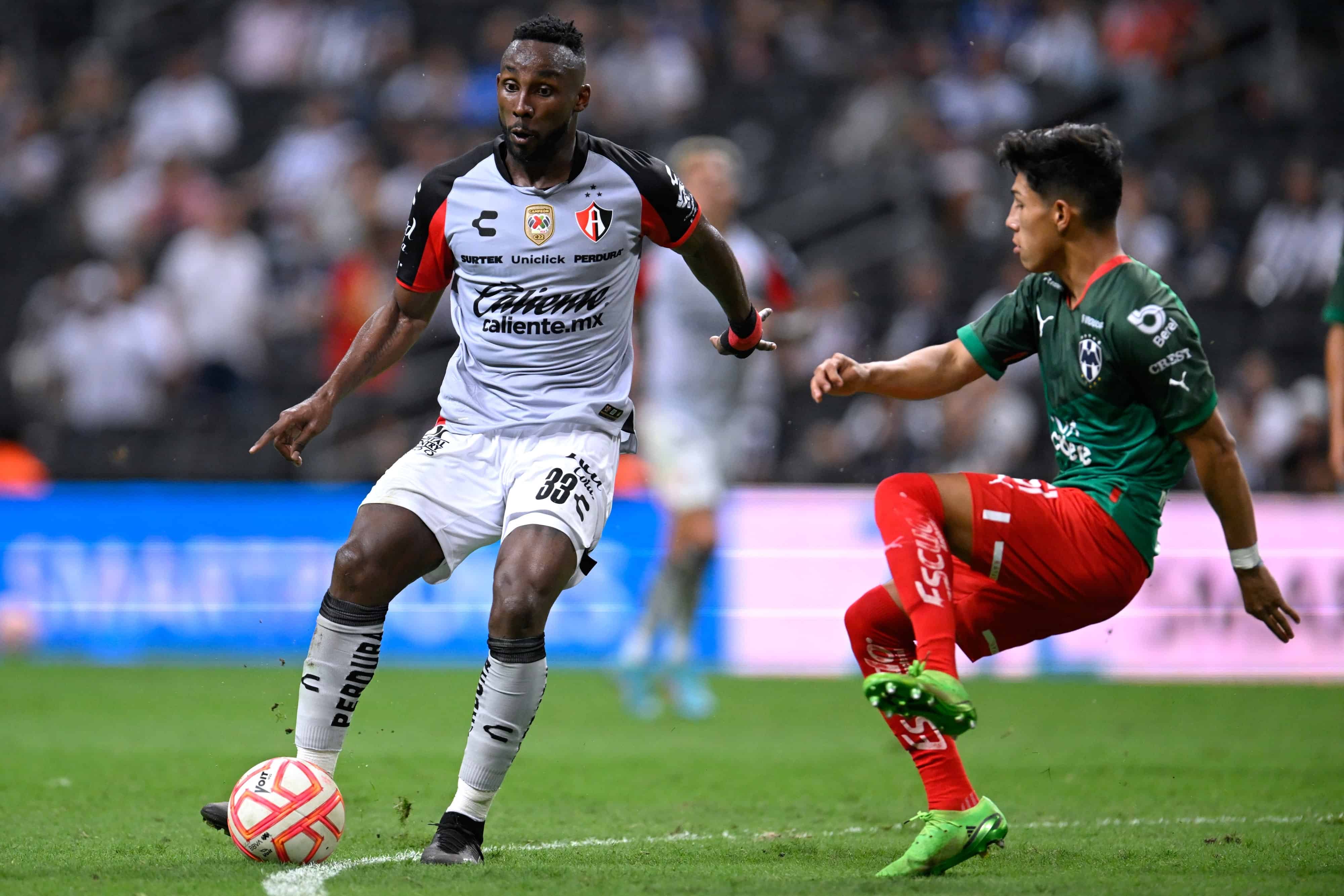 Atlas intenta reaccionar.