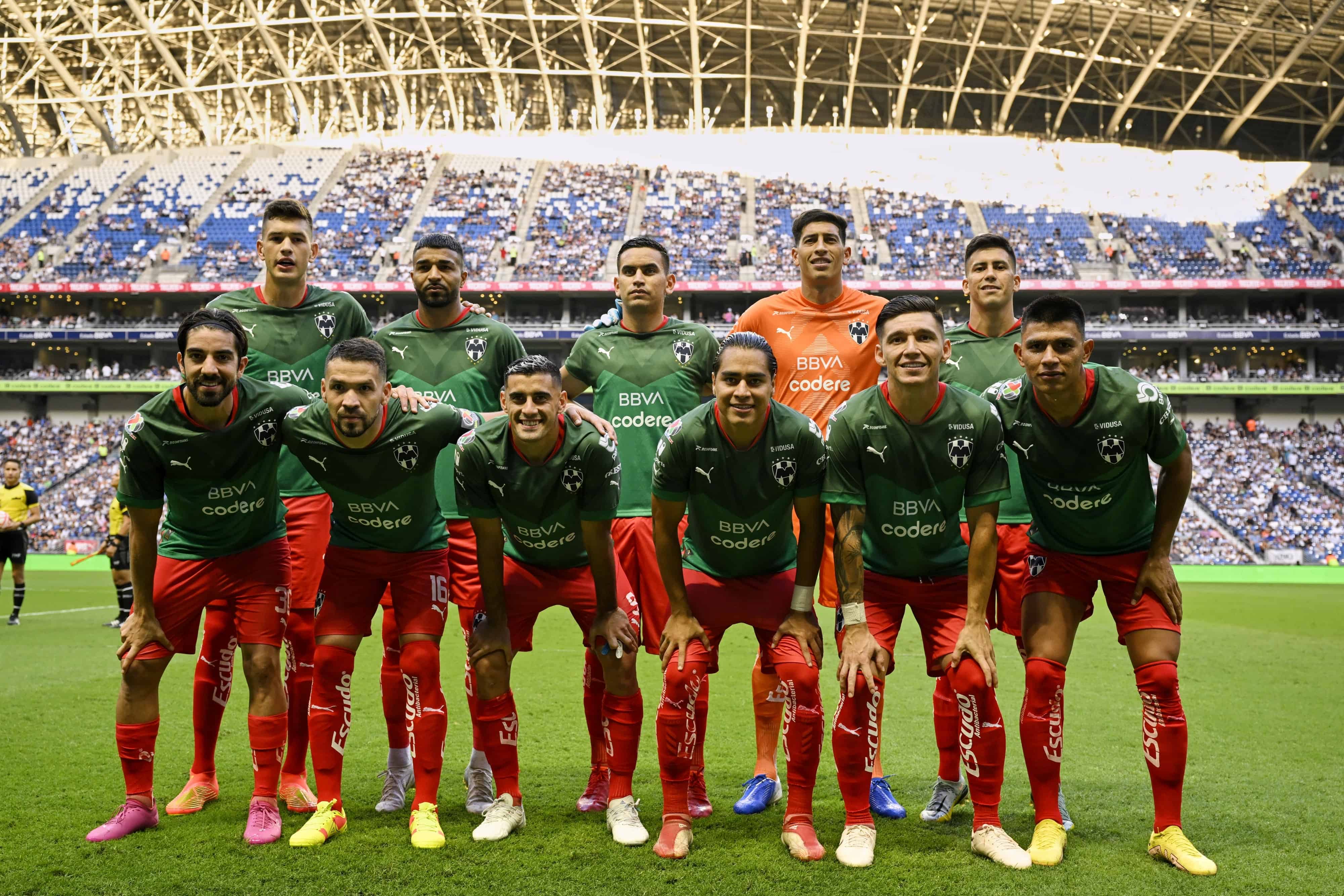 Rayados salta a la cancha con su jersey nuevo.