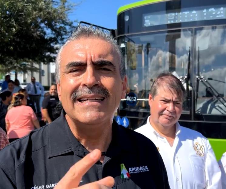 Anuncia César llegada de 11 camiones de la Ruta 124