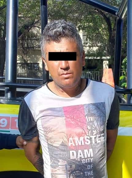 Detenido en el momento en que se daba a la fuga tras asaltar una tienda de conveniencia