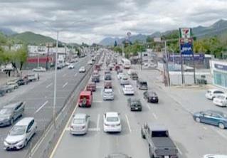 Regresan los paseantes... y el tráfico