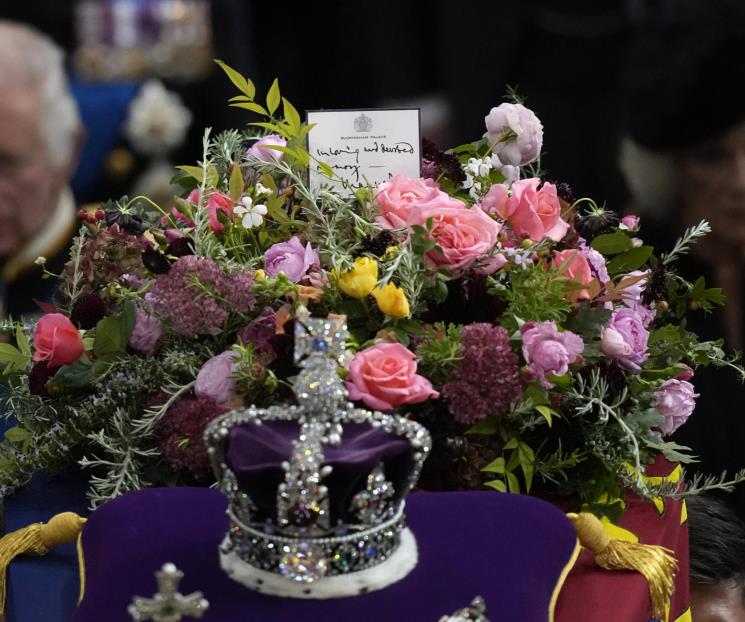 El mensaje final del rey Carlos III a su mamá, Isabel II