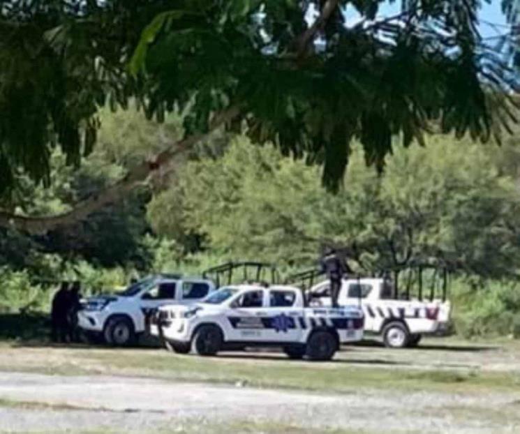 Halla policía un ejecutado junto a río en Linares