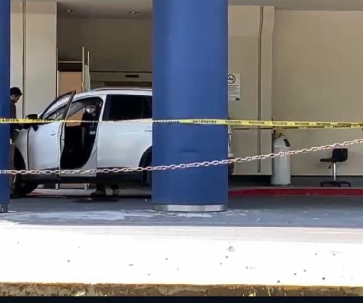 Balean a pareja a bordo de camioneta