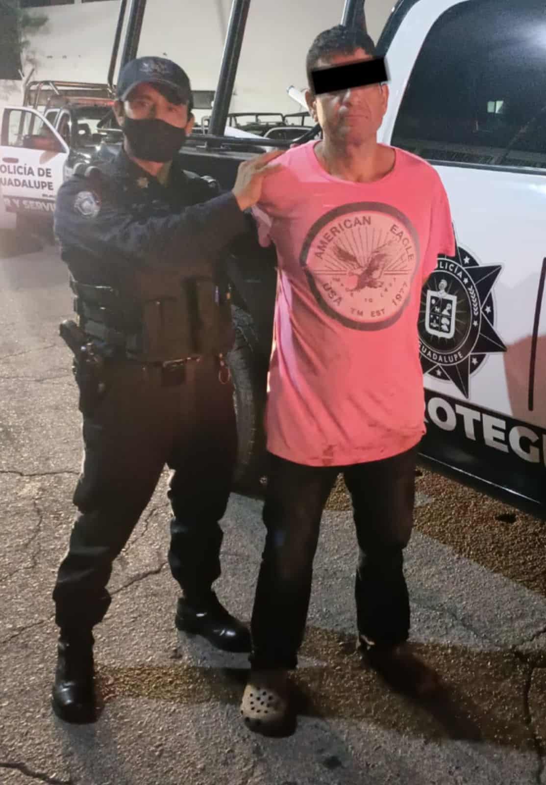 Luego de intentar robar un tinaco colectivo, un hombre fue detenido