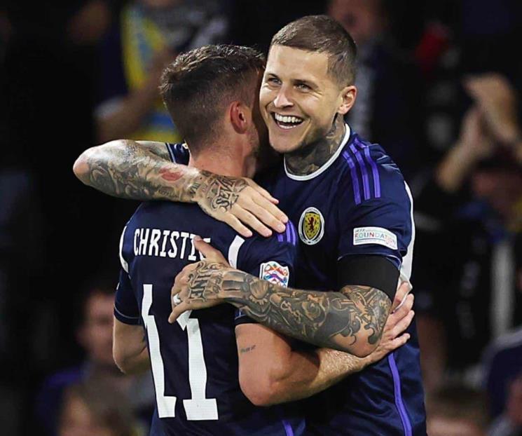 Escocia goleó 3-0 a Ucrania