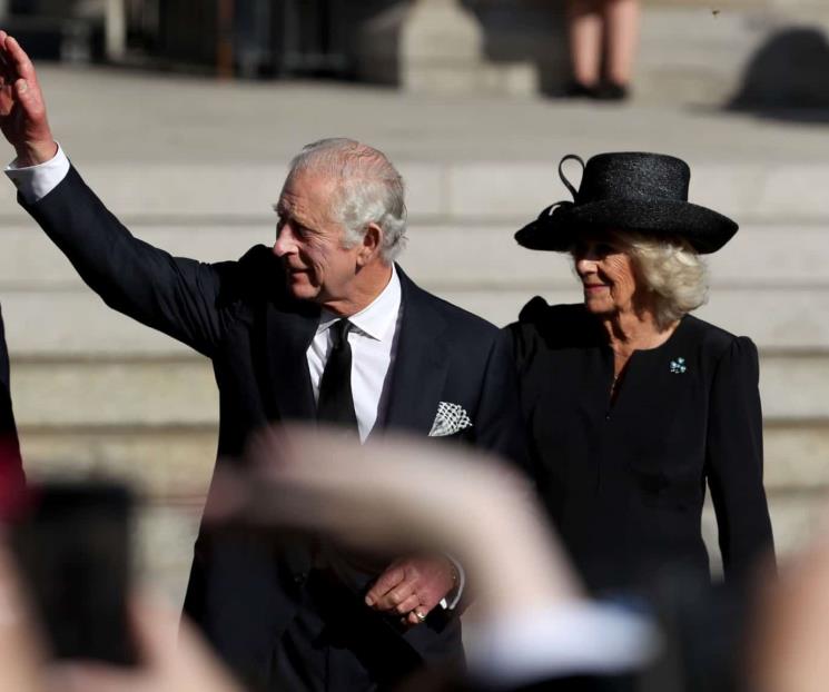 ¿Berrinchudo y racista? Nuevo escándalo sacude a Carlos III