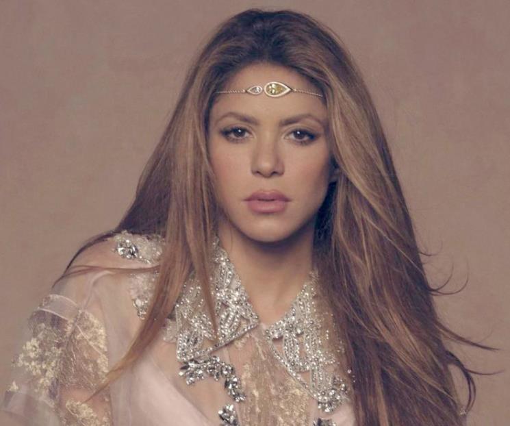 Asegura Shakira vivir sus horas más difíciles  y oscuras