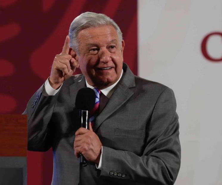 Acusa AMLO a mujeres conservadoras de tener grupos de choque