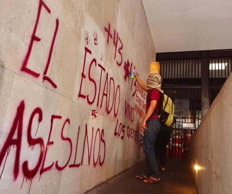 Padres de los 43 exigen acelerar extradición de Zerón