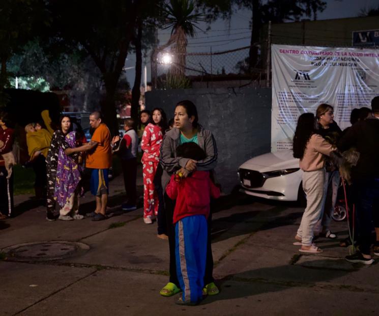 En pijamas capitalinos captan momento del sismo