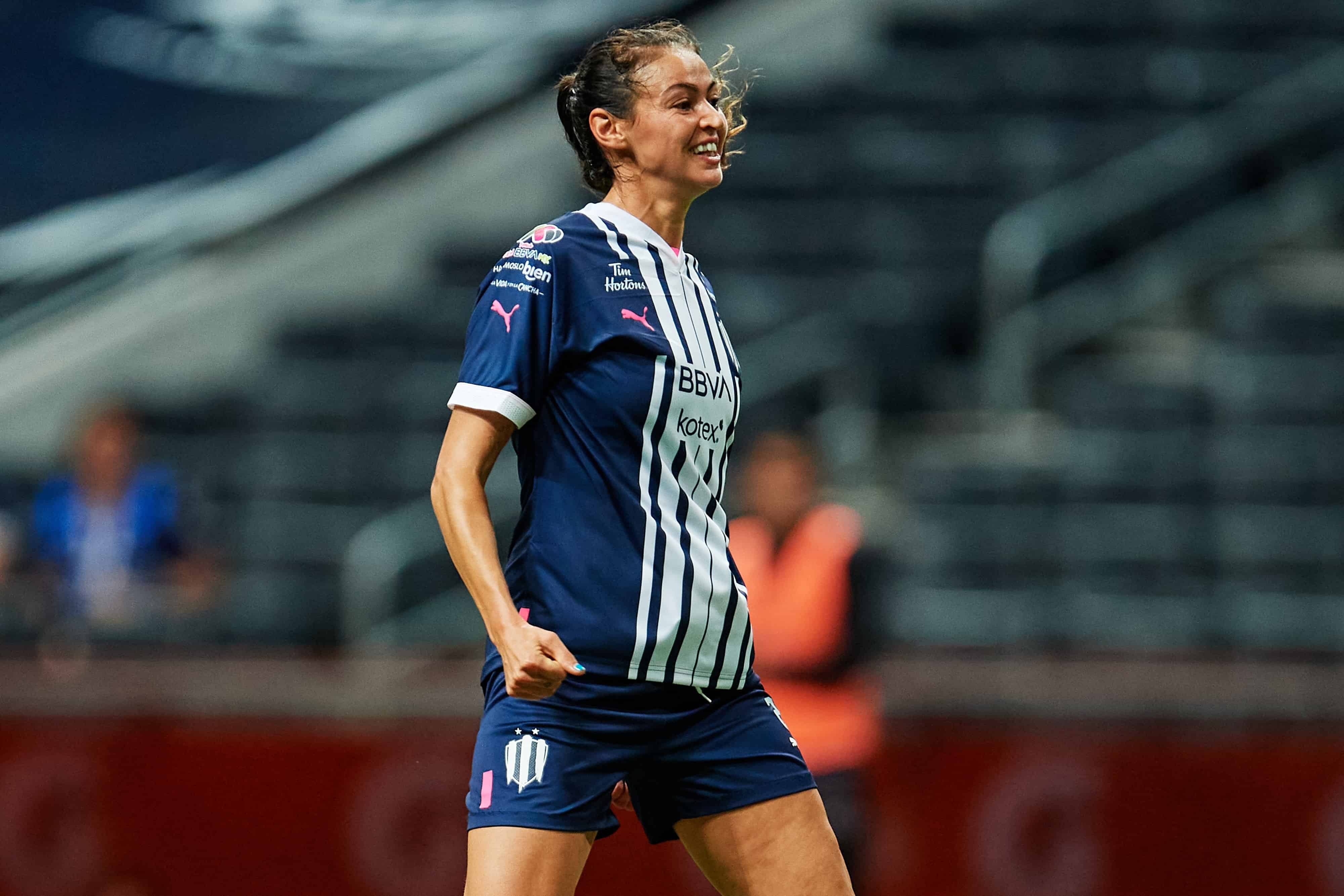 Christina Burkenroad hace el 1-0.