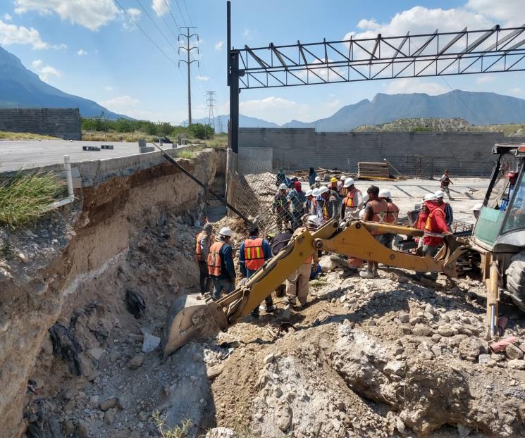 Muere trabajador tras caerle barda encima Muere trabajador tras caerle barda encima