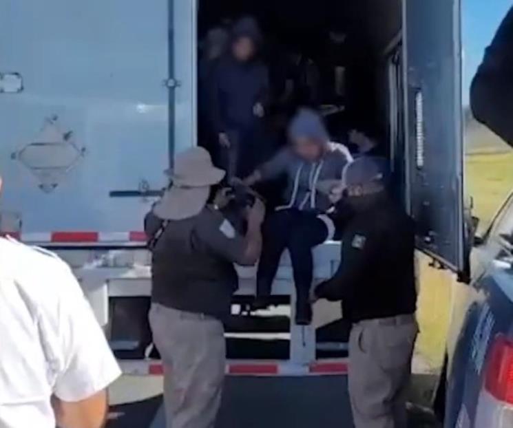 También rescatan a 110 indocumentados a bordo de tráiler