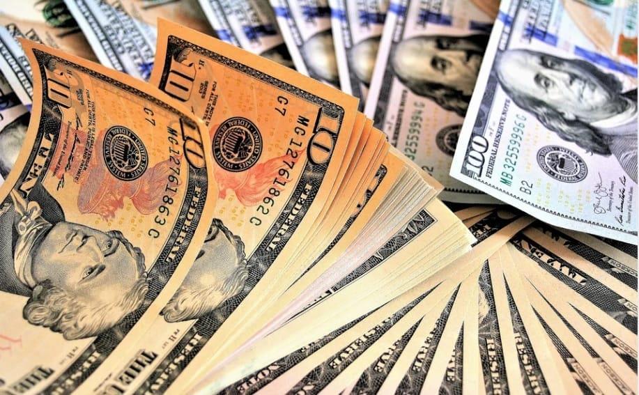 Dólar se vende en 20.27 pesos en promedio este viernes