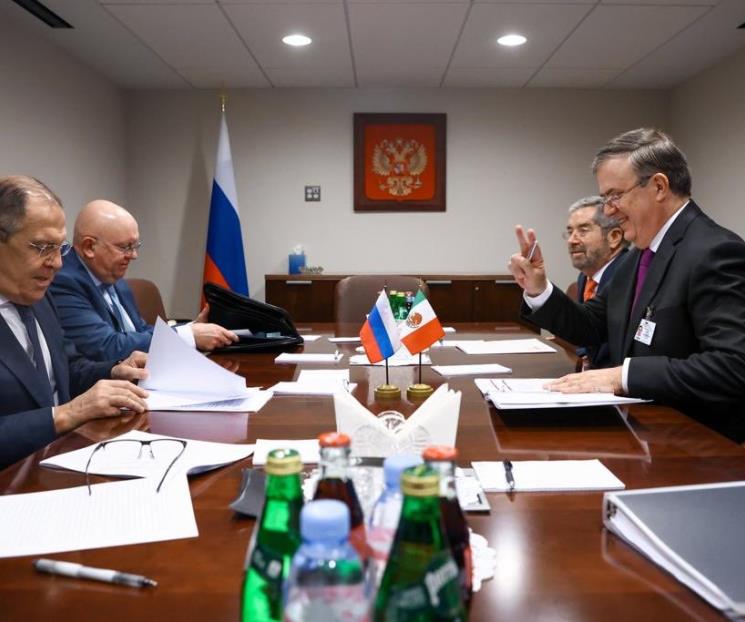 Marcelo Ebrard presenta a Rusia propuesta de paz de AMLO