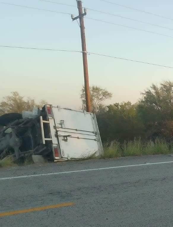 Vuelca camioneta en General Terán