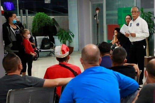 Cae pollero con migrantes