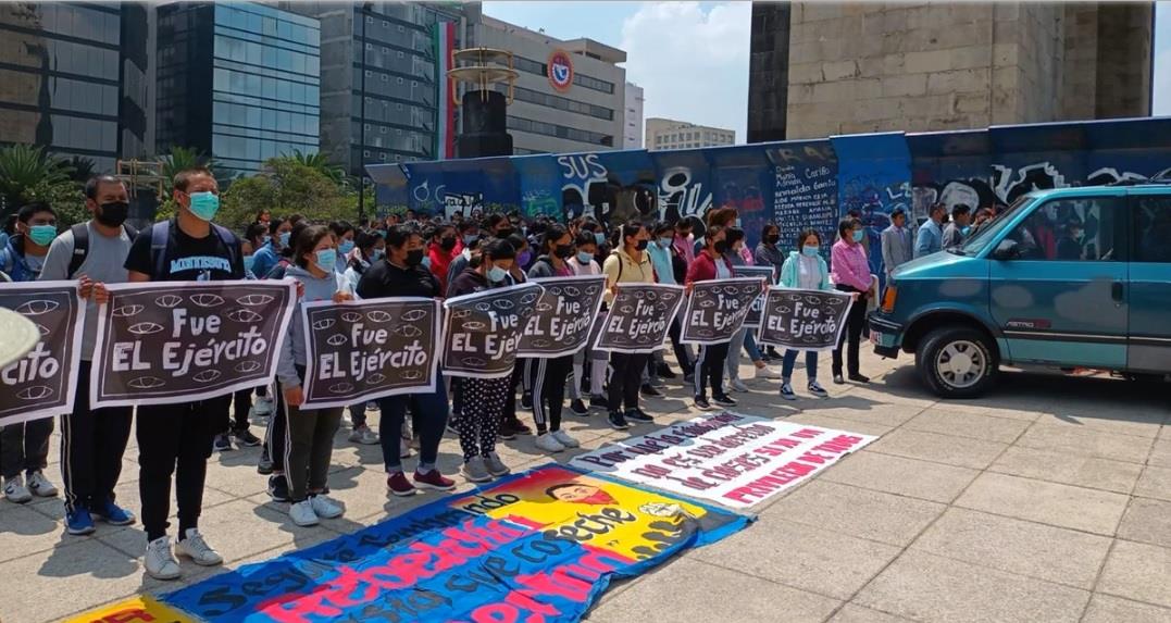 Familiares y normalistas realizan jornada de lucha