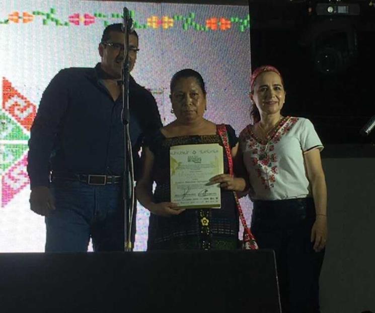Entregan reconocimiento póstumo a creador de sones huastecos