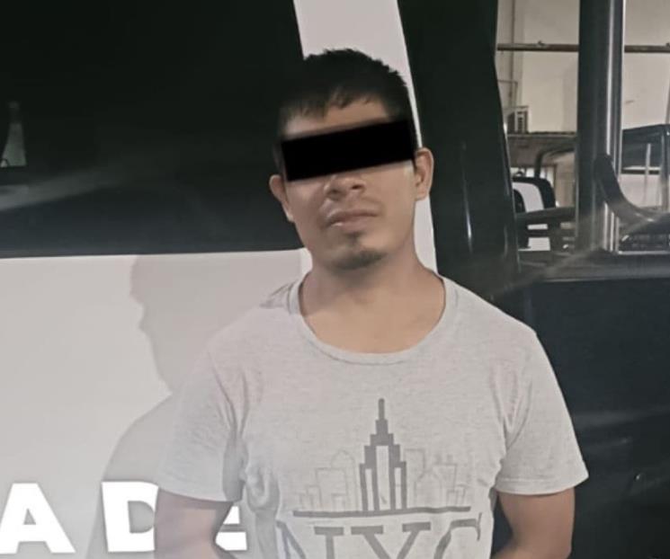 Intenta ahorcar a pareja; es detenido