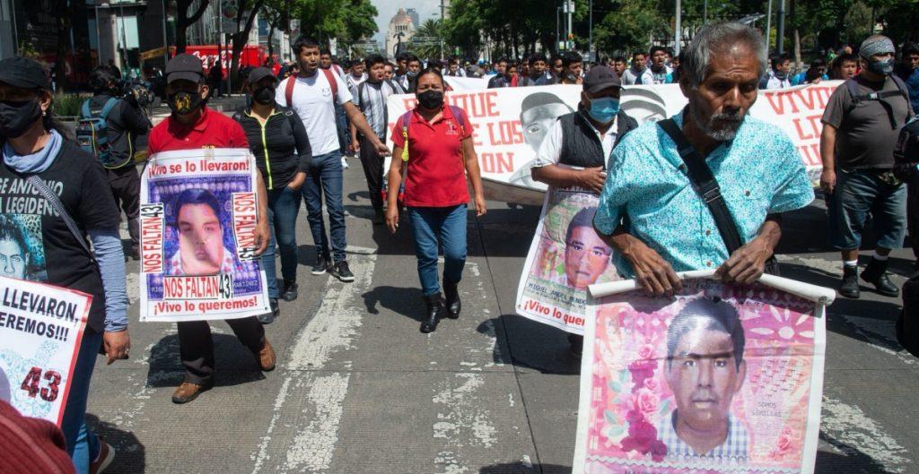 Rechazan informe de Segob sobre los 43