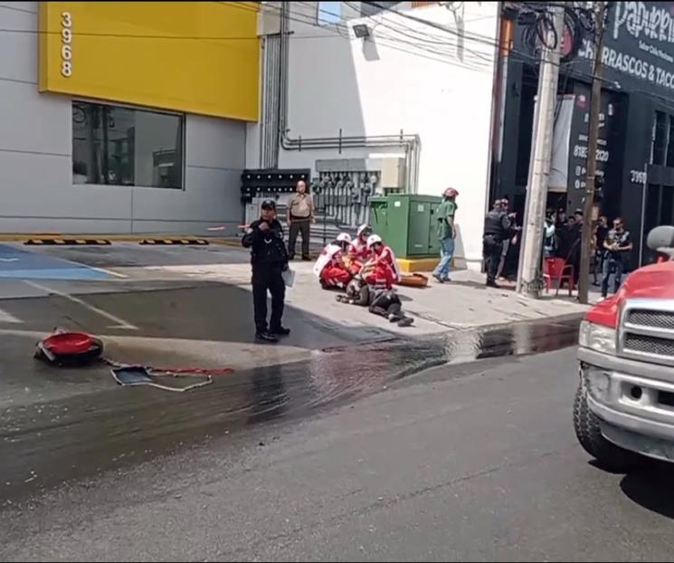 Pierde la vida al chocar en su moto