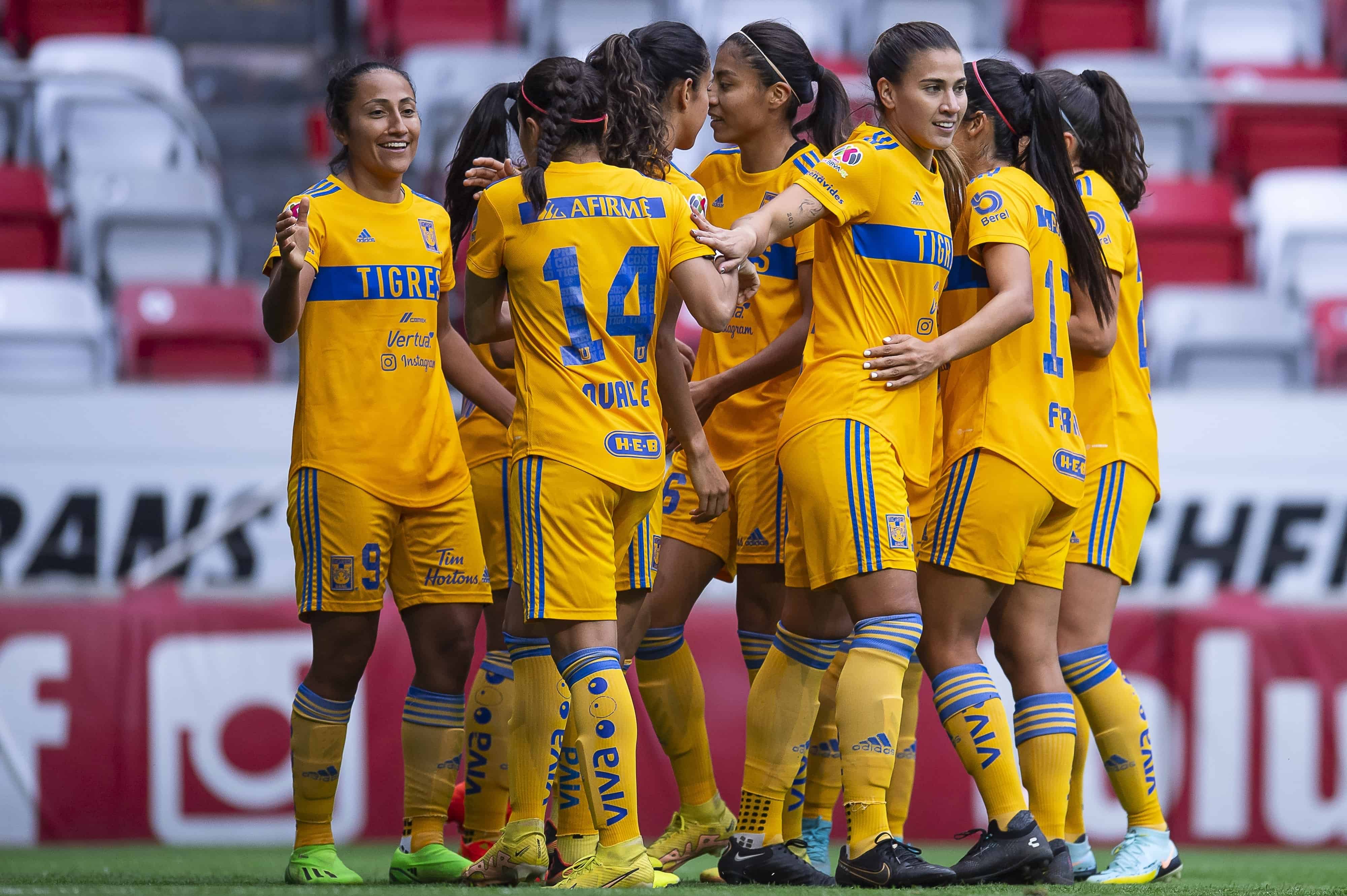 Las felinas ganan de visita.