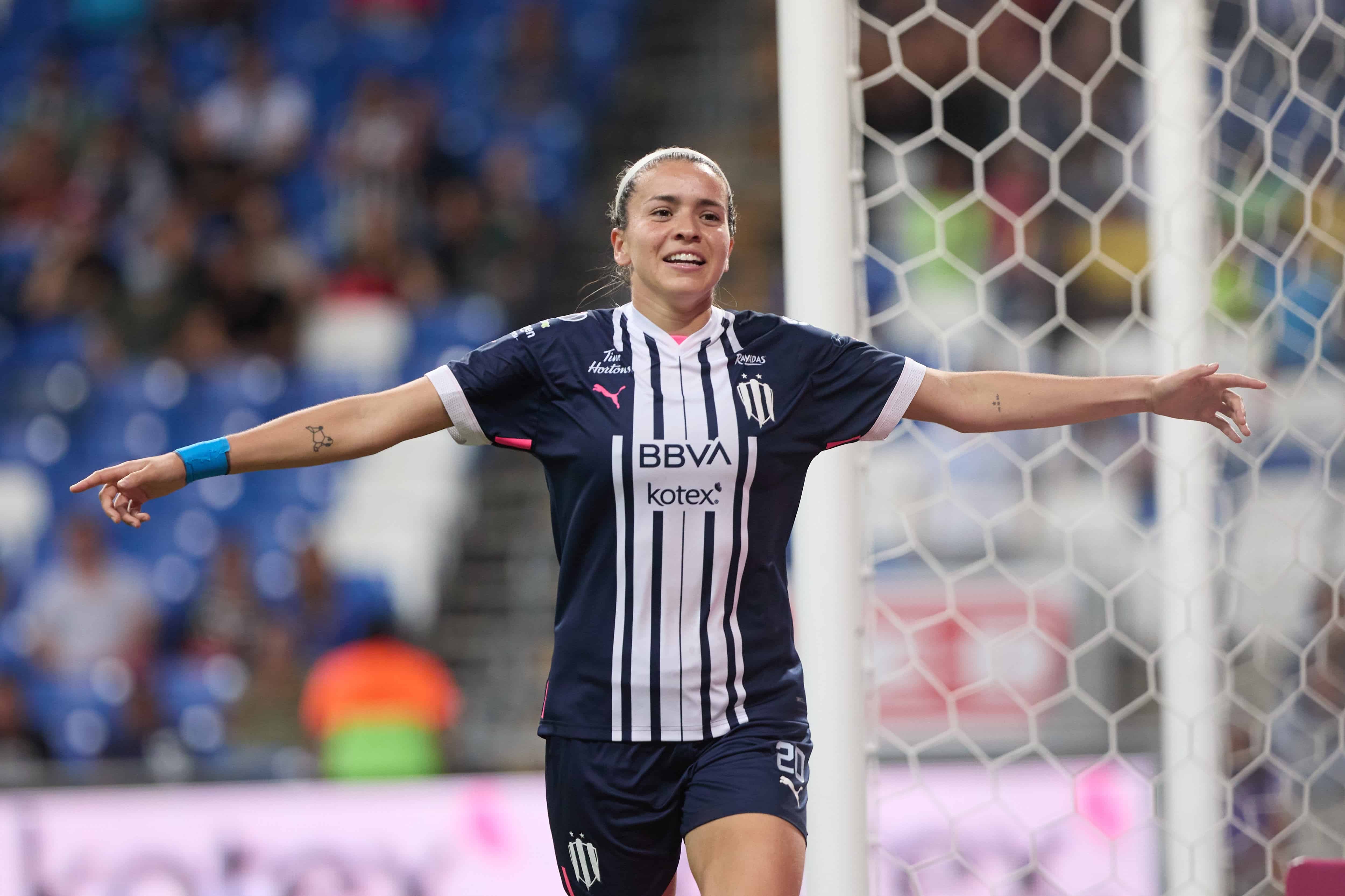 Daniela Solís hace el 5-0.