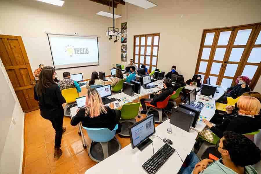 Tec campus Chiapas acerca inteligencia artificial al estado