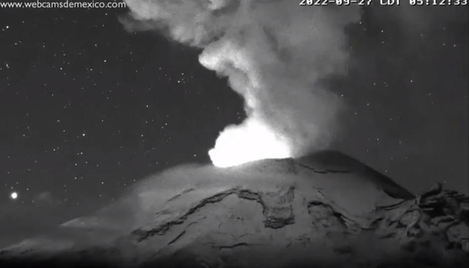Volcán Popocatépetl presenta 2 explosiones