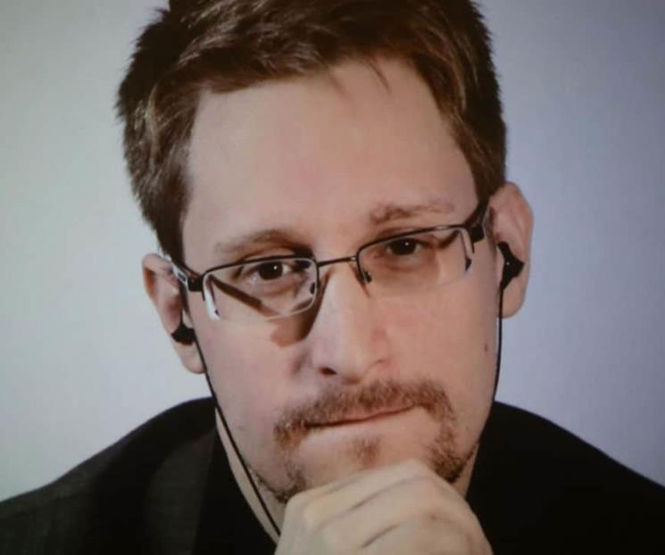 Putin concede la ciudadanía rusa a Edward Snowden