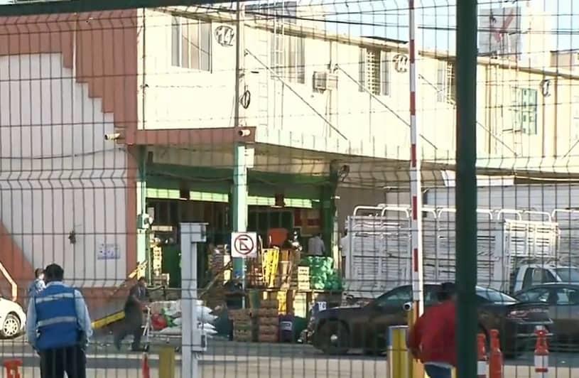 Asaltan a mujer en mercado de abastos